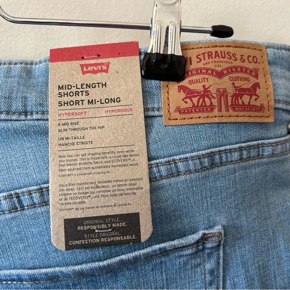 Levi’s Light Wash Mid- Length Shorts - Picture 3 of 5